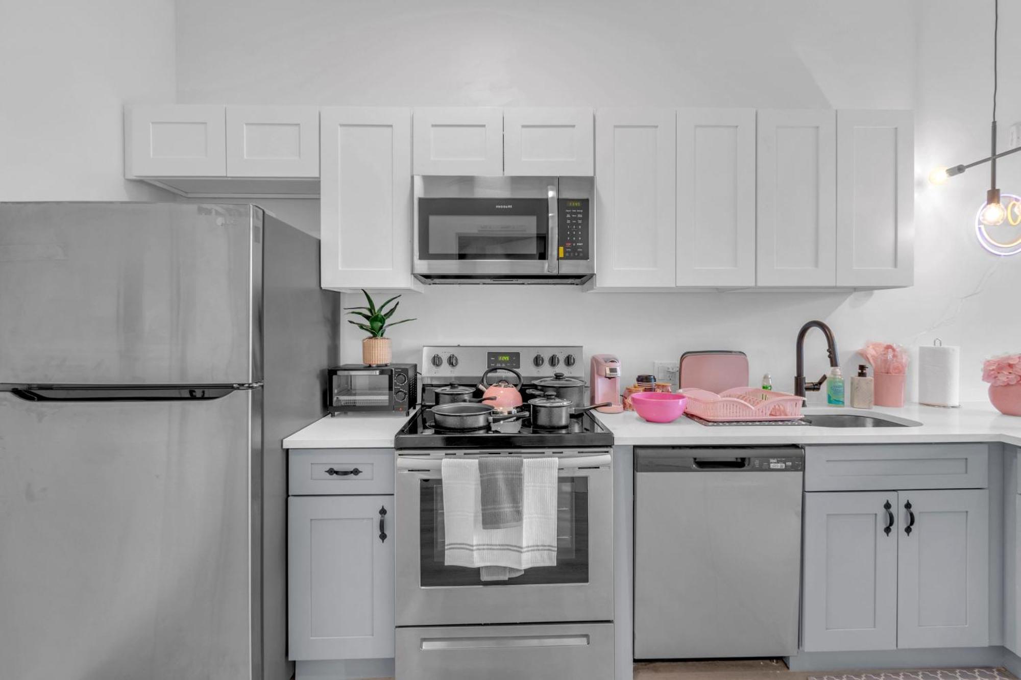 엘리자베스 Pink Heaven Indoor Pool, Free Parking, Near Nyc 아파트 외부 사진